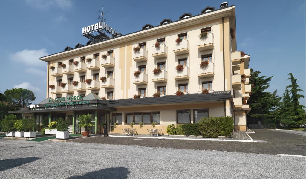 Hotel Al Pino Verde 캄포삼피에로 외부 사진